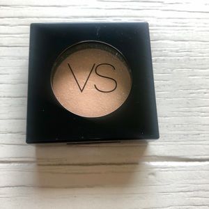 🌷3/$20 VS EYESHADOW COLOR FLASH IN “PRECIOUS”